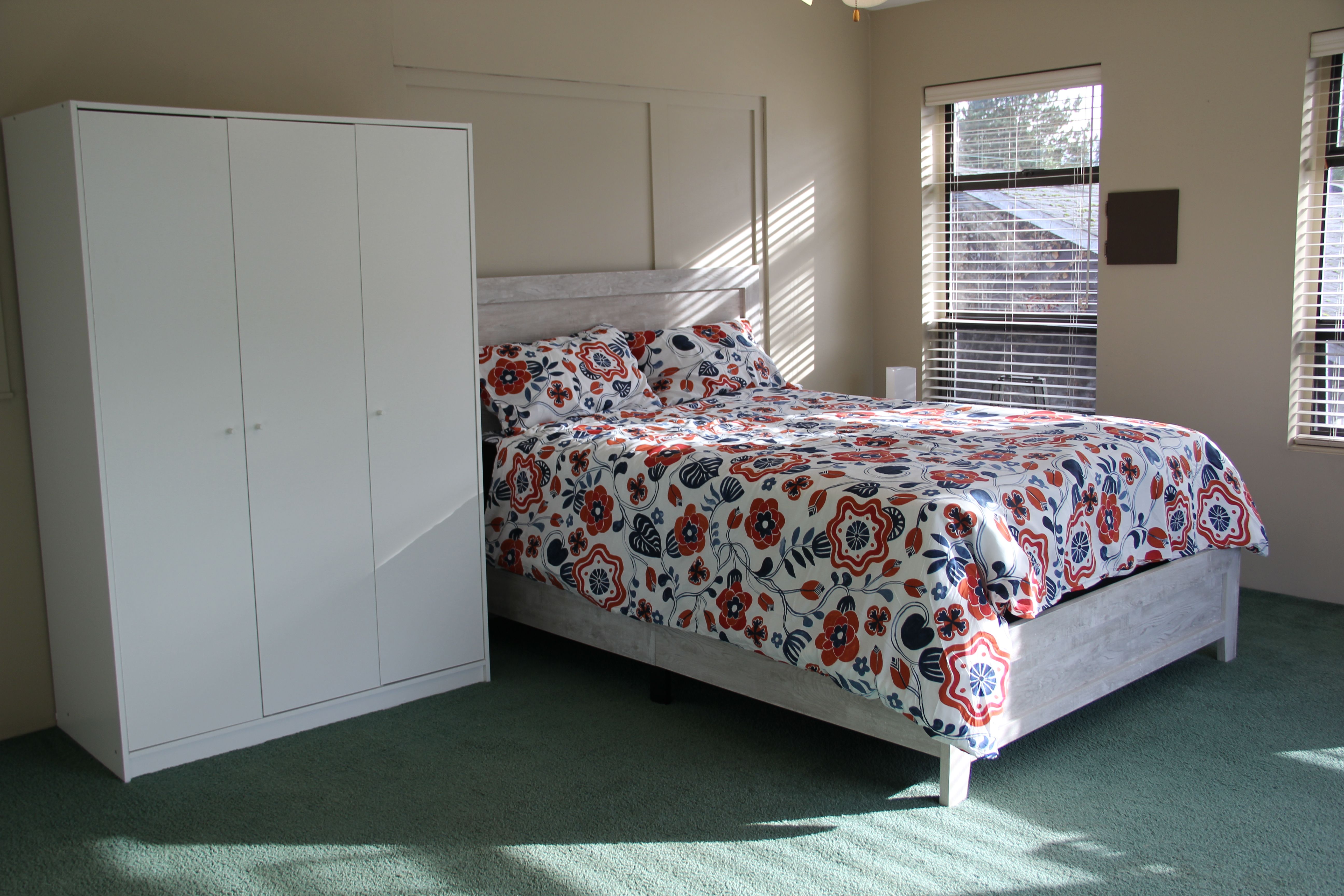 Furnished Room 6 with Balcony for 1-2 People in Burquitlam